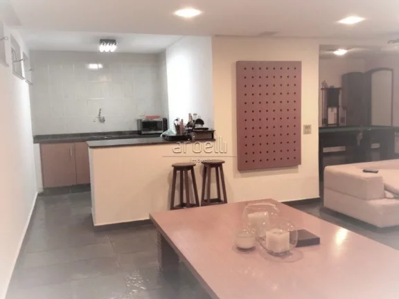 Imagem Sobrado com 383 metros quadrados de área útil, com 3 dormitórios sendo 3 suítes, 1 suíte com cl...