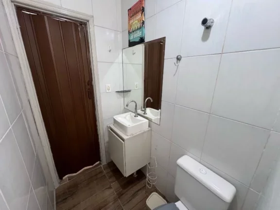 Imagem "Confortável apartamento de 1 dormitórios com piscina, sacada e salão de jogos. Perfeito para quem busca qualidade de vida e lazer." Á venda na Imobiliaria Consulte Imoveis.