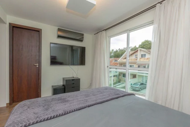 Imagem Sobrado em condominio no Campo Comprido Curitiba