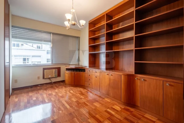 Imagem Apartamento à venda em Copacabana, 3Qtos, 143m2, 1vaga, na Barão de Ipanema
