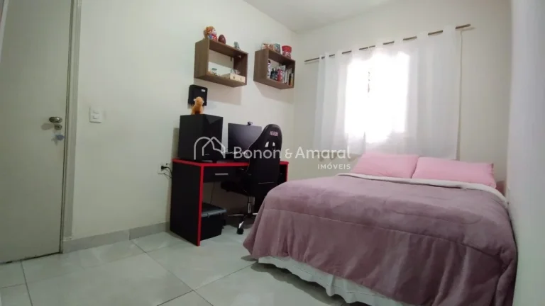 Imagem Excelente oportunidade! Casa espaçosa com 3 quartos, sendo 1 suíte, ideal para quem busca conforto...