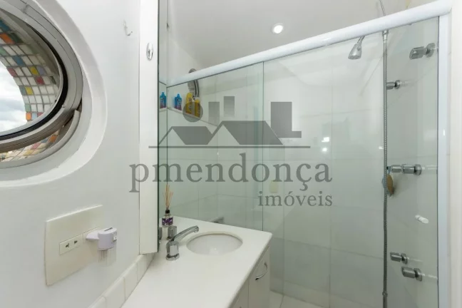 Imagem Charmosa cobertura triplex em Higienópolis, com varanda ampla e agradável.