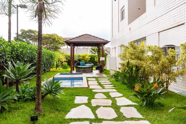 Imagem LINDO APARTAMENTO MOBILIADO 136,00 M ÁREA ÚTIL REFORNADO 3 SUÍTES VARANDA GOURMET ENVIDRAÇADA CINEMA SAUNA 2 VAGAS CONDOMÍNIO VÁRIOS ATRATIVOS