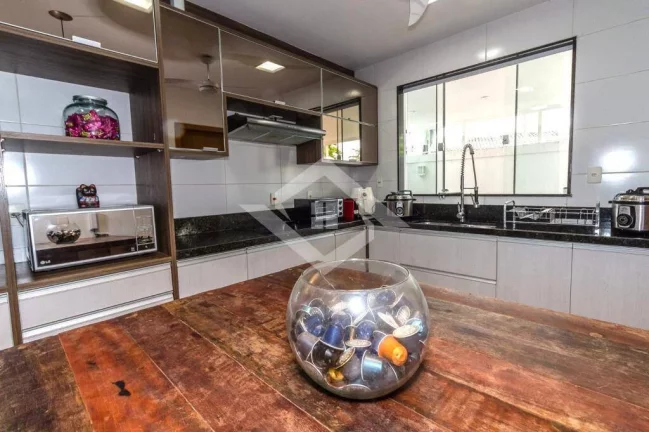 Imagem Casa Duplex para Venda de 3 Quartos no Recreio com 264 m²