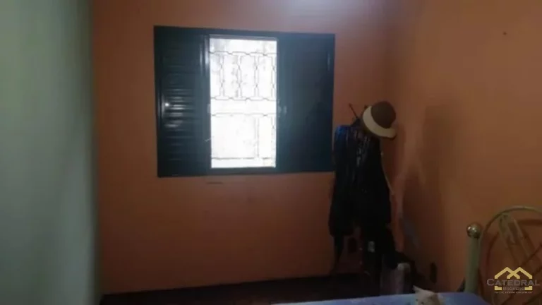 Imagem Casa térrea com 2 quartos e 2 vagas cobertas à venda - Vila Liberdade - Jundiaí