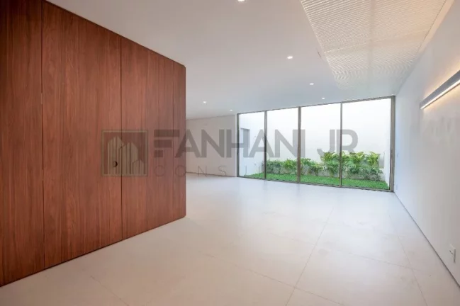 Imagem Imóvel de luxo na Vila Nova Conceição: casa de alto padrão com 3 quartos, 3 suítes e 3 vagas de garagem