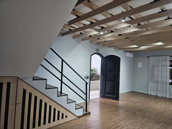 Imagem Sobrado com 3 dormitórios à venda, 218 m² por R$ 900.000,00 - Centro - Poá/SP