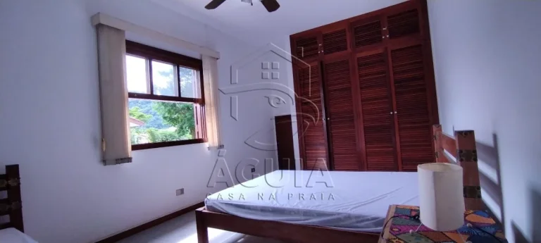 Imagem Casa à venda na Praia da Lagoinha em Ubatuba apenas 200mts da Praia!