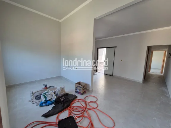 Imagem Casa Geminada na Zona Norte de Londrina – 2 Quartos, Banheiro Social, 80m² Construídos em Terreno de 125m², 1 Vaga de Garagem!