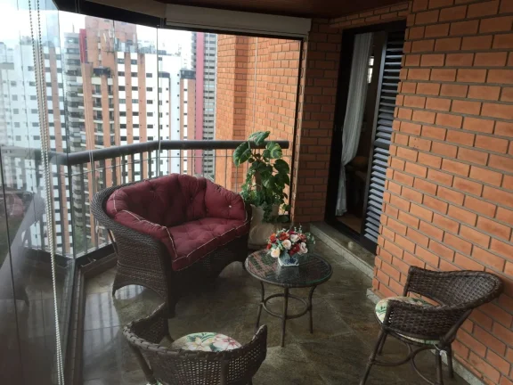 Imagem Apartamento 200 M², 4Q, 4 suítes, 6 banheiros, 4 vagas, 3 salas, lareira, jardim, academia, churrasqueira, piscina, terraço, hidromassagem.