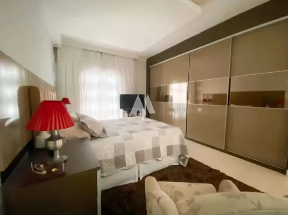 Imagem Sobrado com 3 quartos e 4 banheiros à Venda, 220 m² - Gonzaga em Santos