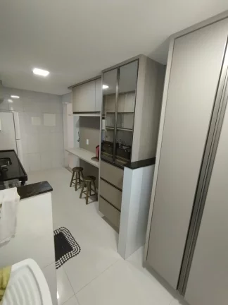 Imagem Apartamento Alto Padrão, 03 Quartos, 01 Suite, 02 Vagas, Area de Lazer, Praia do Morro, Guarapari, ES