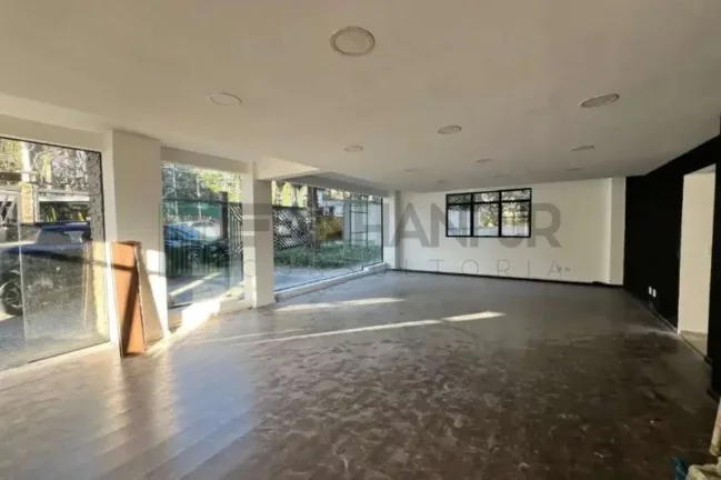 Imagem Imóvel comercial de alto padrão para locação no Jardim Leonor, São Paulo-SP: 6 salas, 8 banheiros, 20 vagas, 1.446,20 m².