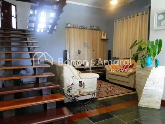 Imagem Descubra a oportunidade de viver em uma residência que une conforto, praticidade e lazer em um dos ...