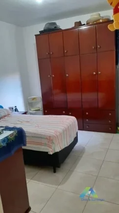 Imagem SANTO ANDRE Excelente casa com Salão comercial 268 metros, 5 dormitórios, salão comercial 1vaga ótima localização, e valor !!!
