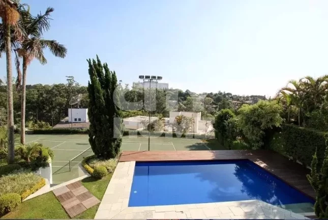 Imagem Casa em excelente localização no Jardim Guedala, direcionada para um lindo jardim com piscina em d...