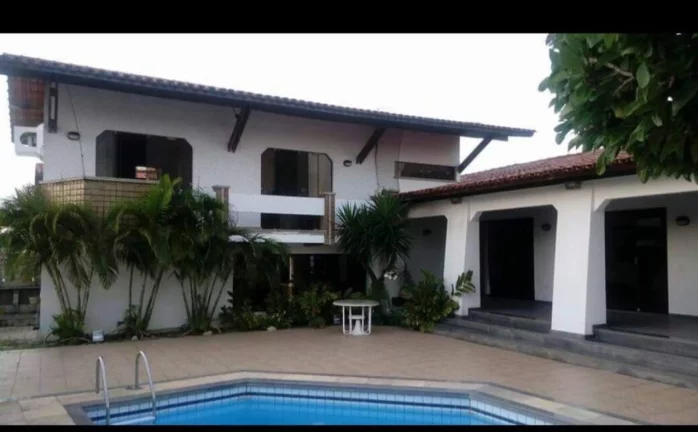 Imagem Casa à Venda em Farolândia - Espaçosa, Confortável e Bem Localizada!