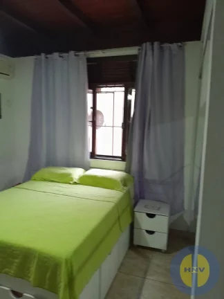 Imagem VENDO CASA DE 2 QUARTOS COM PISCINA EM ITAIPU + UM ANEXO NOS FUNDOS