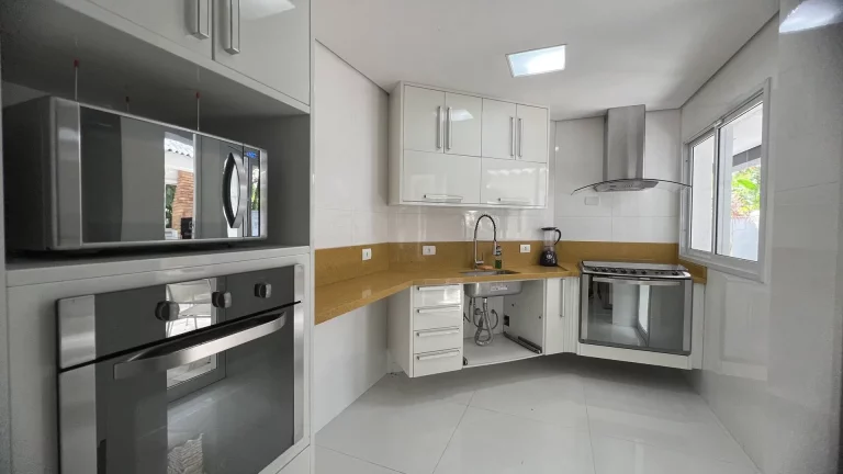 Imagem Casa à venda Riviera de São Lourenço, mod. 20 com excelente área verde.