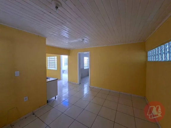 Imagem Casa com 3 dormitórios para alugar, 56 m² por R$ 1.916,00/mês - Medianeira - Porto Alegre/RS