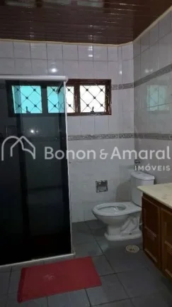 Imagem Sobrado espaçoso com 3 dormitórios, sendo 1 suíte com hidromassagem e closet, além de 2 dormitó...