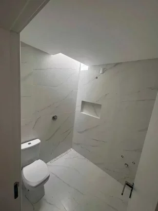 Imagem Sobrado com 3 suítes e 3 vagas e piscina privativa no bairro São Francisco de Assis, em Camboriú/SC