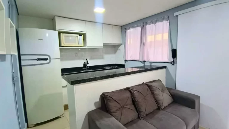 Imagem Casa dividida em 3 apartamentos independes rendendo R$ 8.570,00 de aluguel em Balneário Camboriú/SC