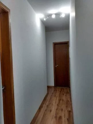 Imagem Salal Comercial e 1 banheiro para Alugar, 21 m² por R$ 900/Mês - Parque Novo Oratório - Santo André/SP