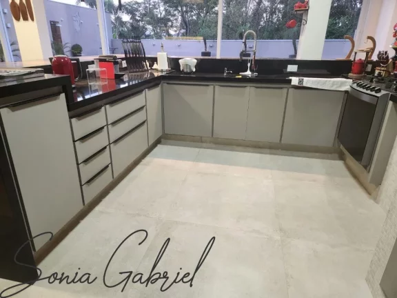 Imagem Imóvel de luxo: Casa em condomínio à venda em Valinhos-SP, Condomínio Zürich Dorf - 4 quartos, 4 suítes, 3 salas, 6 banheiros, 6 vagas, 580m².