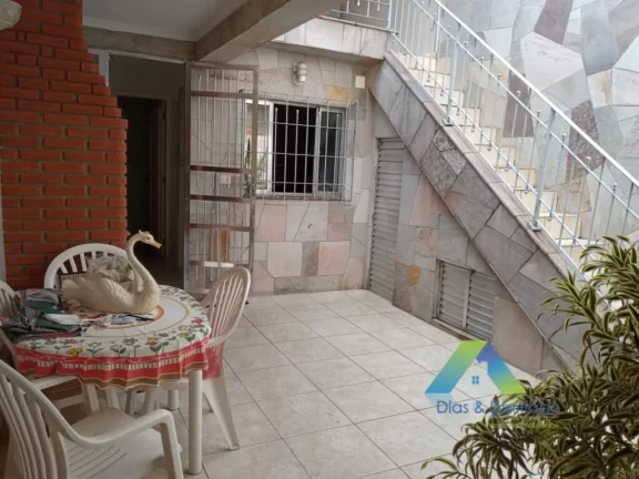 Imagem Sobrado com 2 Quartos e 3 banheiros à Venda, 170 m² por R$ 780.000,
