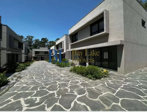 Imagem Casa À Venda Com 943M³ Em Condomínio Fechado Na Granja Julieta!!