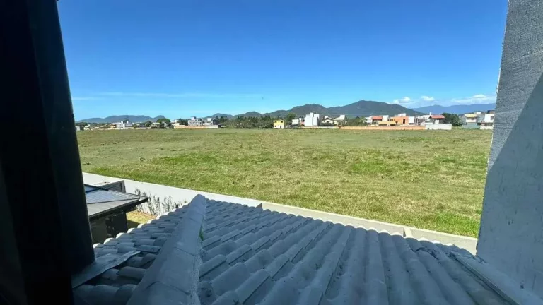 Imagem Casa com 3 dormitórios sendo 1 suíte e 1 vaga de garagem - Campeche, Florianópolis/SC