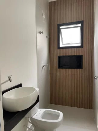 Imagem Casa à venda com 3 quartos, sendo 1 suíte, em Vila Petrópolis, Atibaia - SP