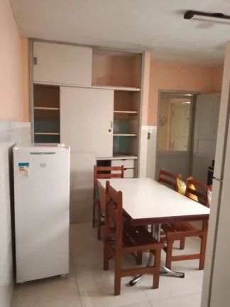 Imagem Casa Antiga com 250 metros e uma Edicila Exlente para Costrutor