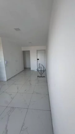 Imagem Apartamento com varanda/sacada no bairro do Portal do Sol- AP2710.