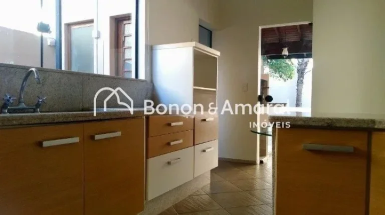 Imagem Belíssima casa para locação no Condomínio Florada da Mata, em Valinhos localizada em região pri...