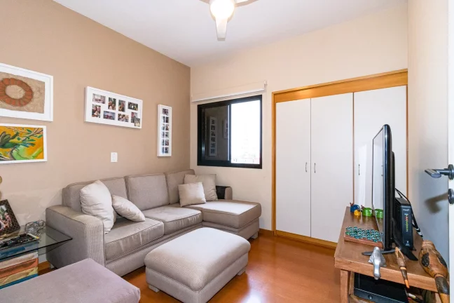 Imagem APARTAMENTO CAMPO BELO 110,00 M ÁREA ÚTIL 3 DORMITÓRIOS 1 DELES SUÍTE LAVABO SALA 3 AMBIENTES LAREIRA COZINHA AREA SERVIÇO 2 VAGAS PISCINA FITNESS