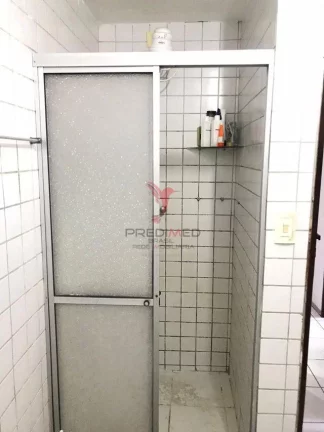 Imagem Apartamento em Manaíra . Com varanda e vista parcial do mar. Dependência