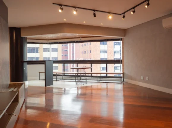 Imagem Imperdível! Apartamento com 4 quartos e 2 suítes em Moema. Venha conferir!