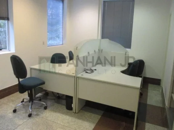 Imagem Casa comercial para locação em São Paulo-SP, bairro Jardim América: 10 salas, 6 banheiros, 25 vagas, 1.500,00 m²!