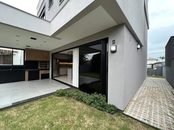 Imagem Casa Alto Padrão para Venda em Florianópolis / SC no bairro Cachoeira do Bom Jesus