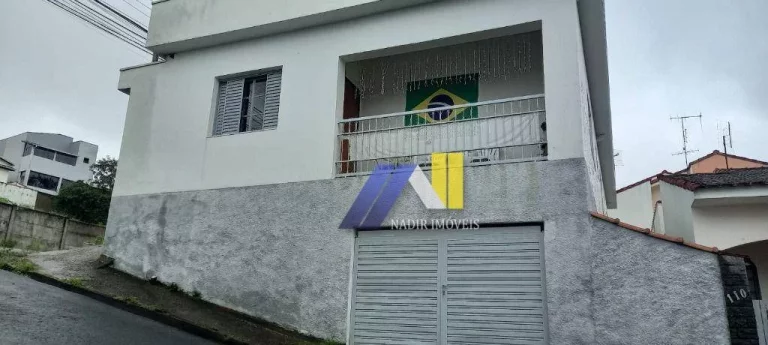 Casa com 3 Quartos à Venda, 185 m² em Saúde - Pouso Alegre