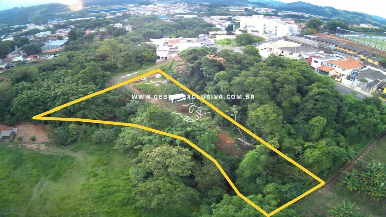 Terreno de 2279,68m² no centro de Morungaba ideal investimento
