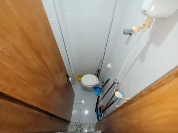 Imagem PITANGUEIRAS - NA SEGUNDA QUADRA DA PRAIA, 134,62 M² ÚTEIS, VAGA DE GARAGEM NO PRÉDIO, EXCELENTE APARTAMENTO, AMPLO APARTAMENTO CLARO E AREJADO.