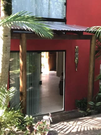 Imagem Viva em um paraíso: casa mobiliada com córrego e árvores frutíferas em Garopaba-SC