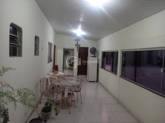 Imagem Imperdível oportunidade: Casa comercial de alto padrão à venda em Coxim-MS, no Centro! 3 quartos, 1 suíte, 1 sala, 5 banheiros, 1 vaga de garagem, 180m² de área.
