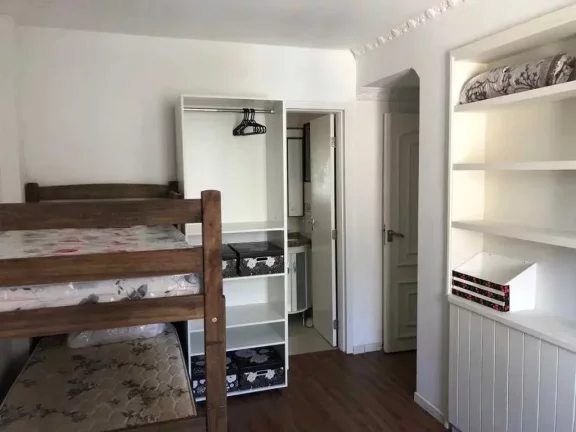 Imagem Cobertura duplex com 4 dormitórios sendo 1 suíte e 2 vagas de garagem em Balneário Camboriú/SC