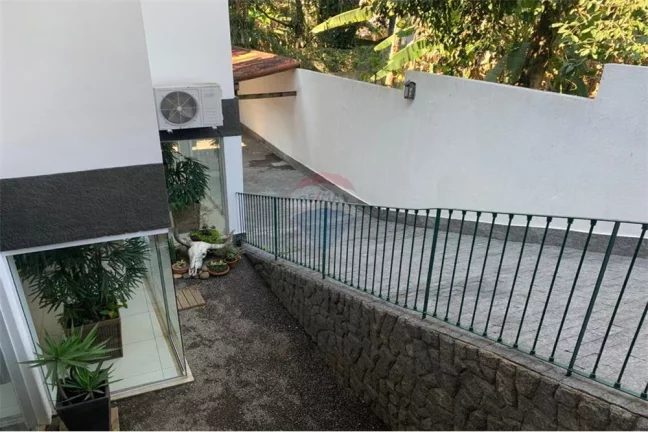 Imagem Linda Casa com 2 Pavimentos em Pendotiba.!!!!!