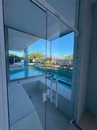 Imagem Exclusividade e Luxo: Apartamento de Alto Padrão na Enseada Azul, Guarapari!
Viva com a máxima sof...