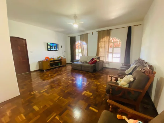 Imagem Casa espaçosa a venda no Centro de Tatuí/SP.